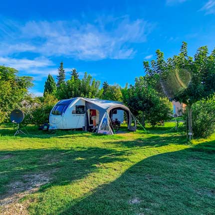 Emplacement camping Provence - Saint remy de provence