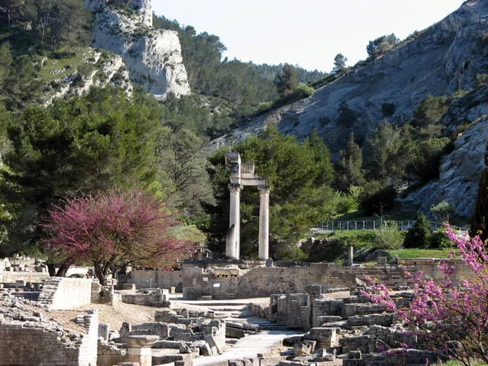 glanum saint remy de provence