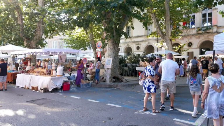 marche des createurs st remy de provence 1 768x432